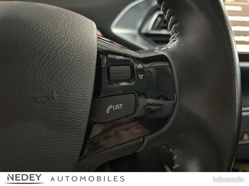 Peugeot 308 1.2 PureTech 130ch S&S Allure (image 25)
