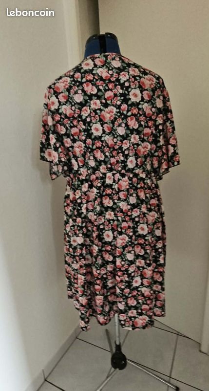 Robe courte (image 2)