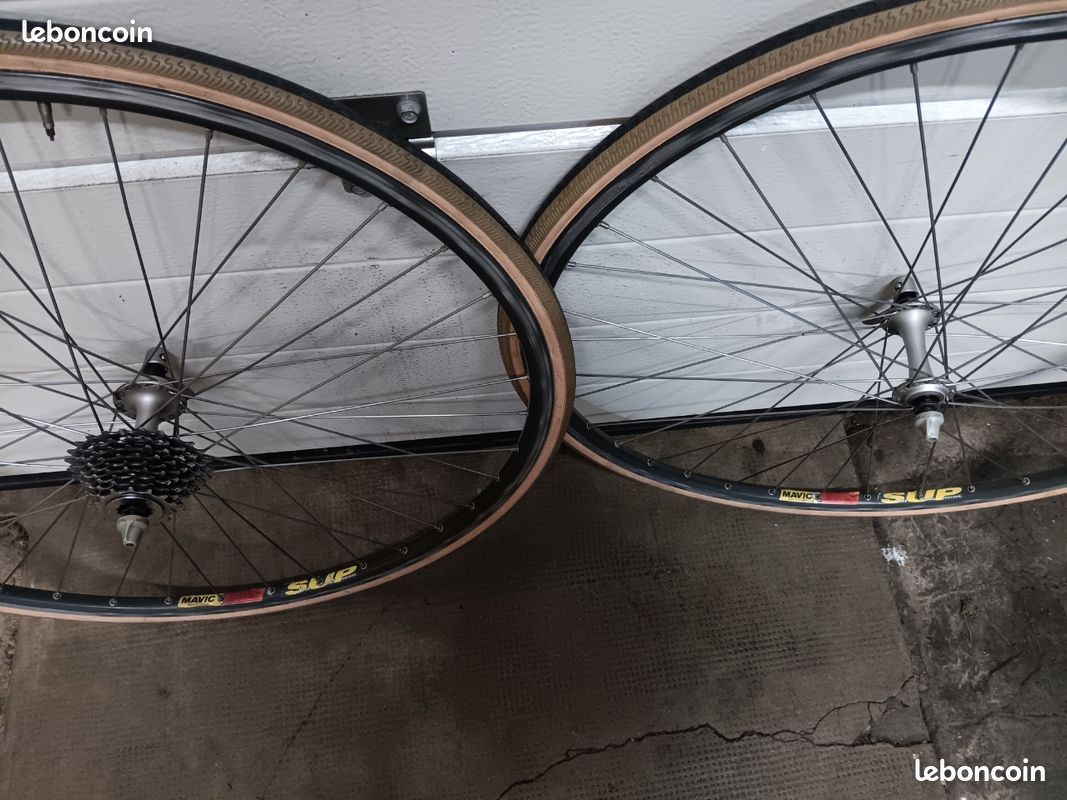 Paire De Roues 700 Disc Avec Pneus Neufs - RODISC700189