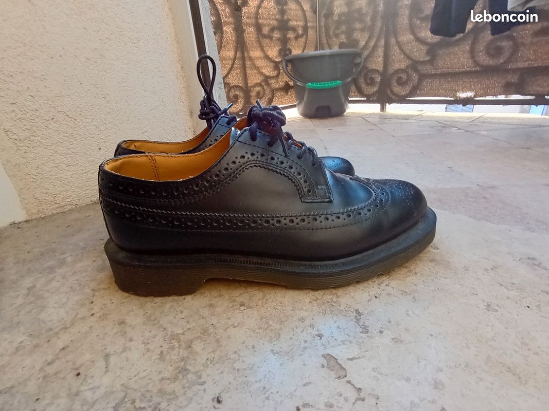 Dr. Martens (image 1)