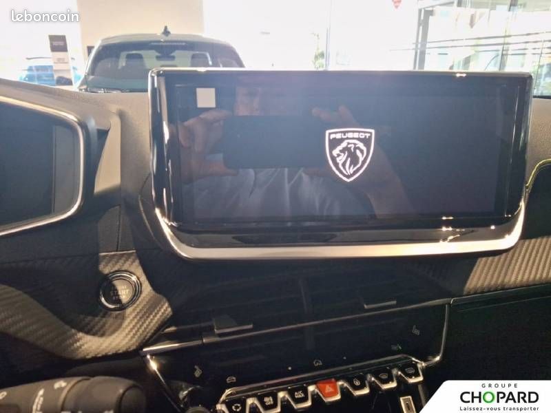 Peugeot 2008 Hybrid 145 e-DCS6 GT Exclusive (image 13)
