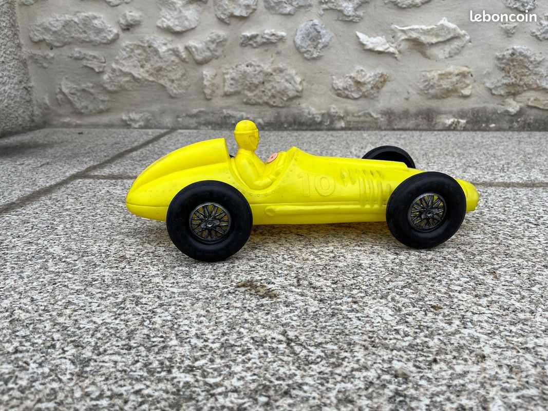 Ancienne voiture en plastique soufflé publicitaire  prospèrite Bon