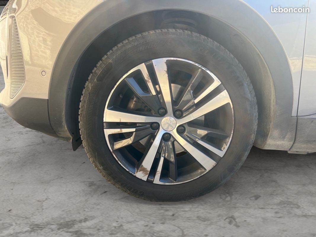 PEUGEOT 3008 Puretech 130ch SS EAT8 Allure (image 9)