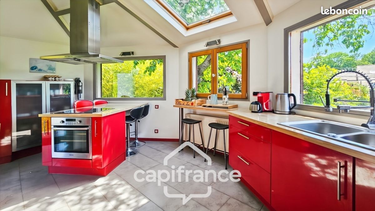 Maison 8 pièces 142 m² · à Montévrain · 142 m² · 529 000 €