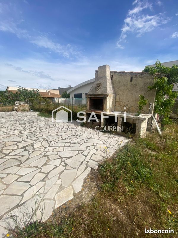 Propriété 7 pièces 218 m² (image 2)