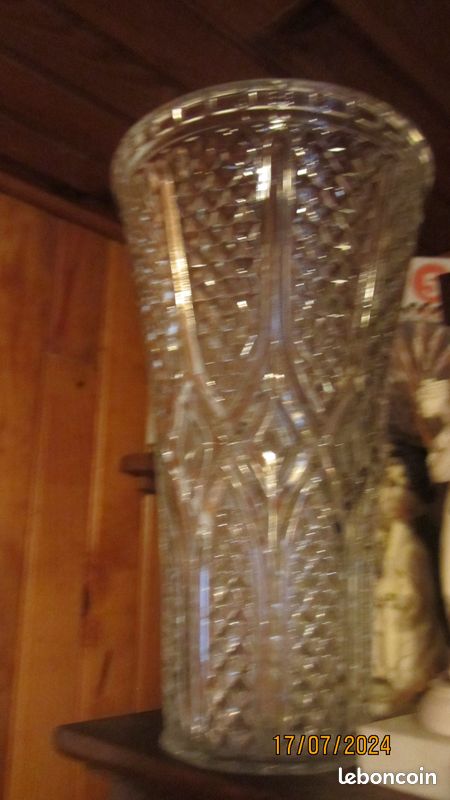 Tres joli vase en verre (image 1)