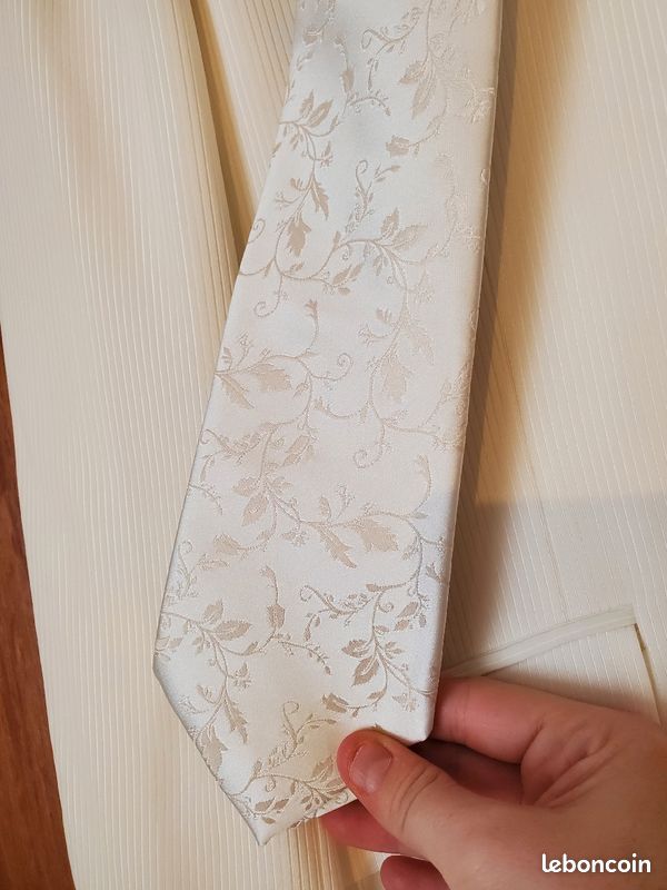 Costume marié blanc (image 4)