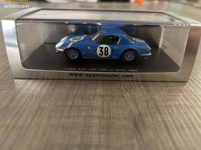 Voiture 24 heures du Mans (image 1)