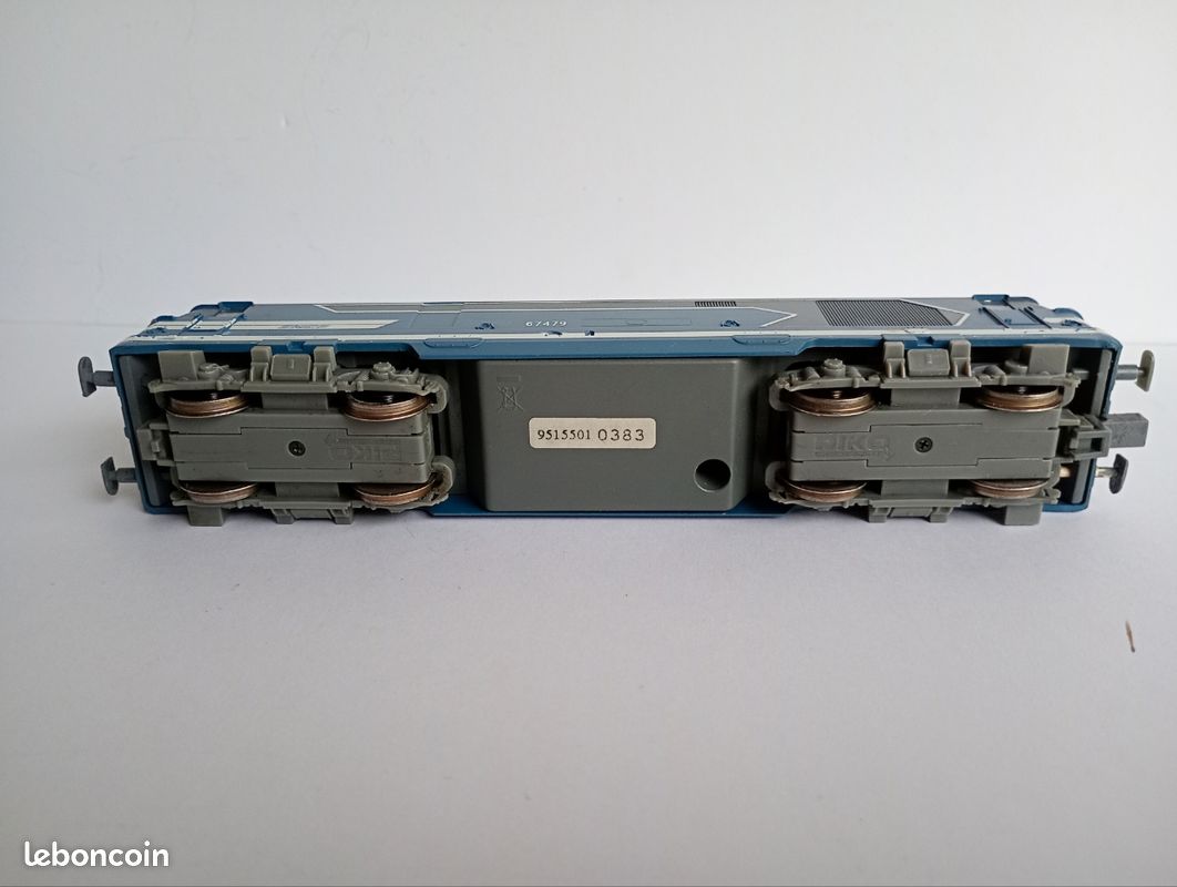 HO] : Locomotive diesel BB 67400, livrée bleue d'origine, Ep