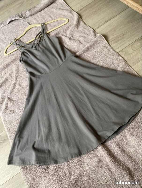 Robe fluide bretelles évasée hollister (image 4)