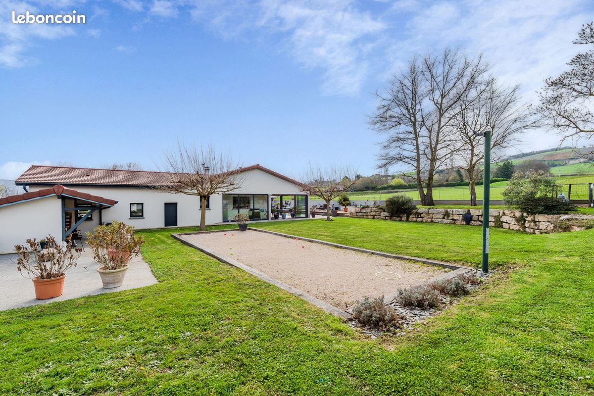 Maison 7 pièces 213 m² · à Savigny · 213 m² · 799 000 €