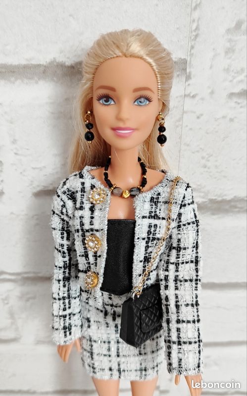 Poupée Barbie Collection Tailleur 10 - Mattel - état Comme Neuf