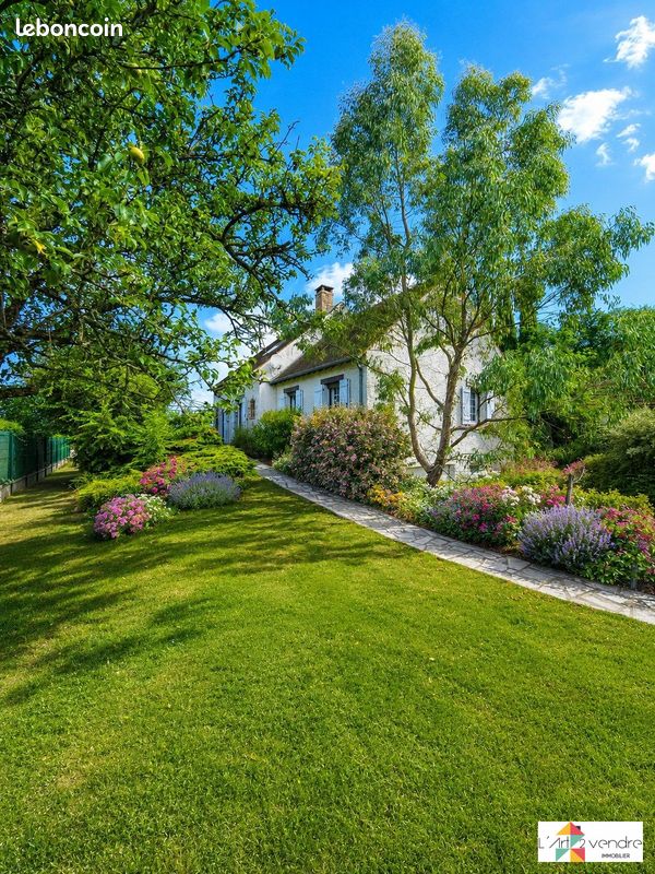 Maison 6 pièces 140 m² · à Varennes-Jarcy · 140 m² · 480 000 €