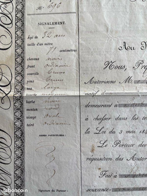 Ancien bouton épingle permis de piégeage pêche résident