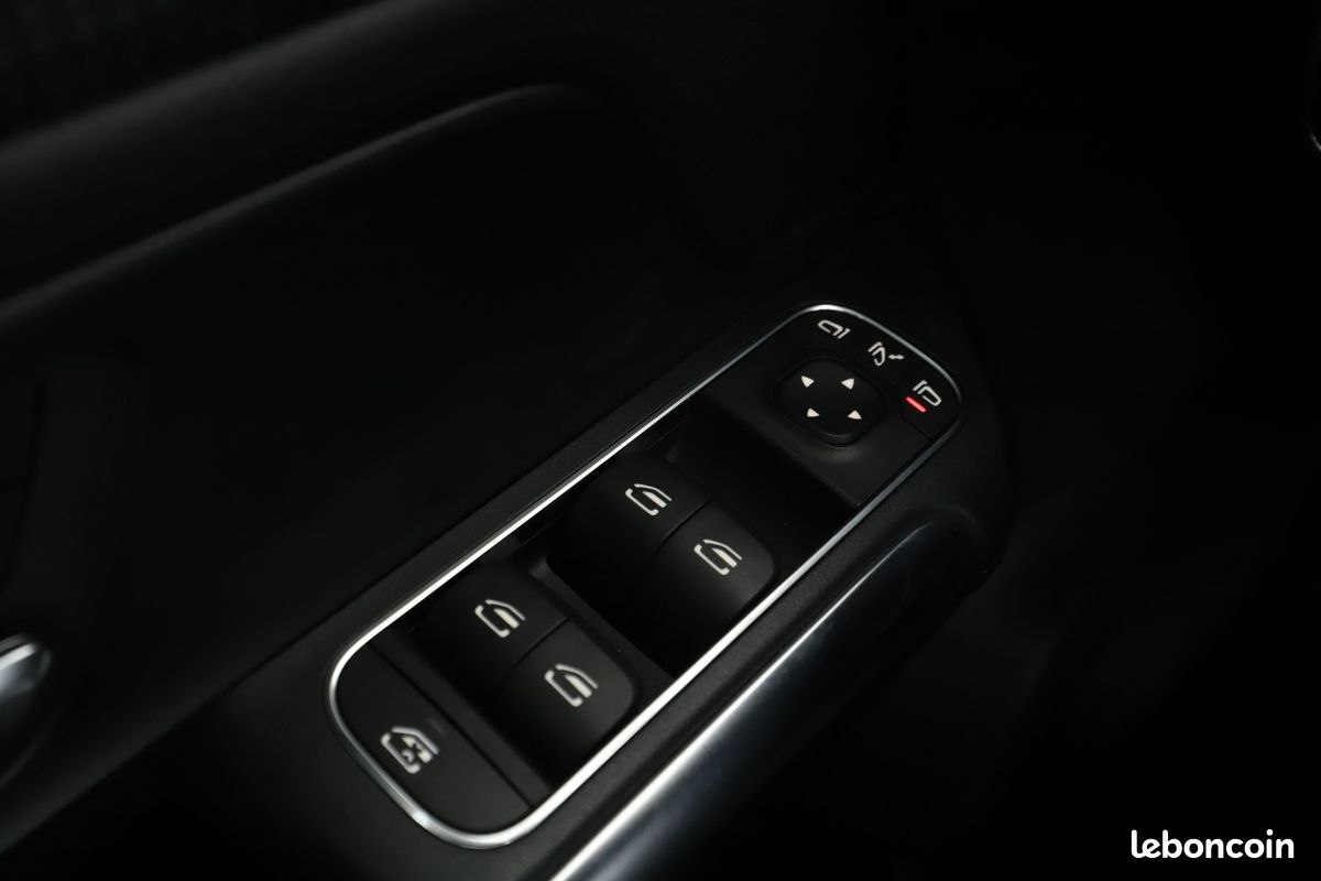 Mercedes-Benz GLA 200 d Progressive Line DCT 150 ch (image 27)