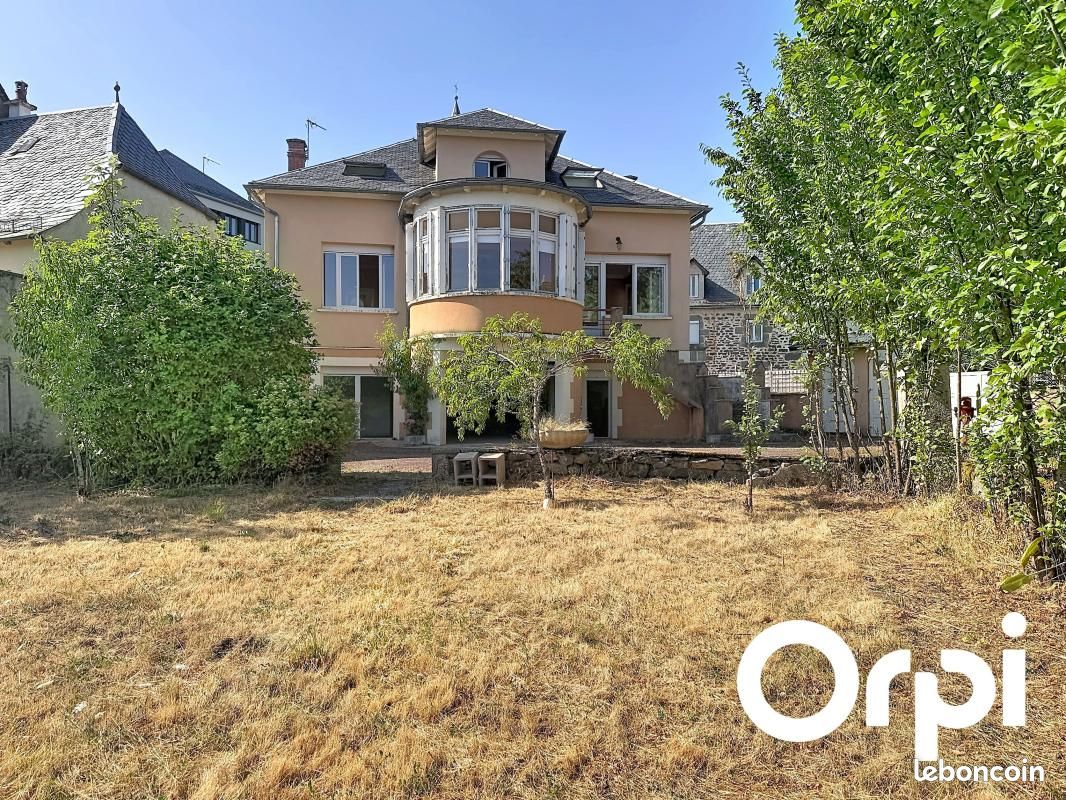 Maison 4 pièces 146 m² · à Saint-Flour · 146 m² · 217 300 €