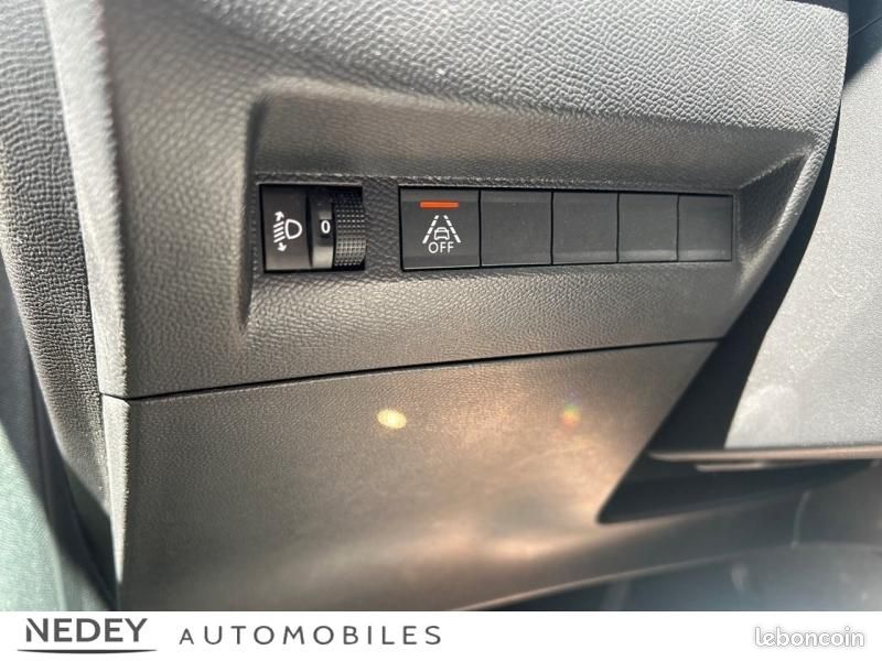 Peugeot 208 e-208 136ch Like (image 19)