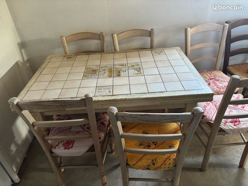 Tables avec 6 chaises (image 1)
