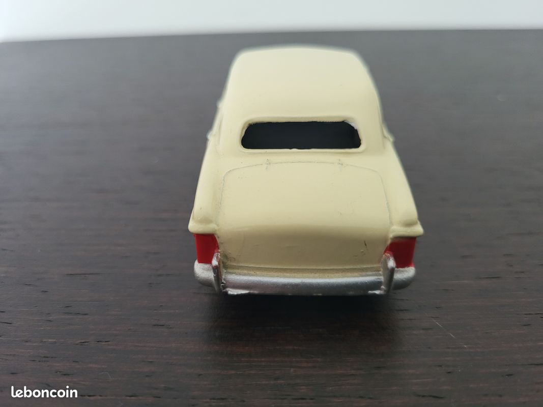 Dinky Toys 170 Ford Sedan 1950 – Modèle Réduit Angleterre – Zamac – Excellent état