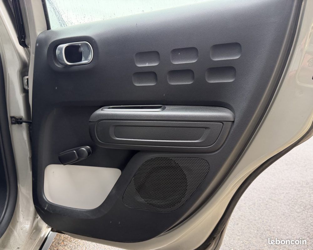 CITROEN C3 1.2 82ch FEEL - APPLE & ANDROID CARPLAY - Siège Chauffant - DISTRIBUTION NEUVE (image 12)