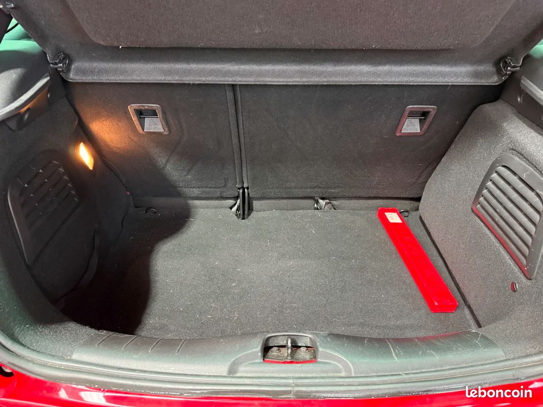 DS DS 3 1.2 110 cv Sport Chic / BOITE AUTOMATIQUE / DISTRIBUTION OK / SIÈGES CHAUFFANTS / BLUETOOTH (image 20)