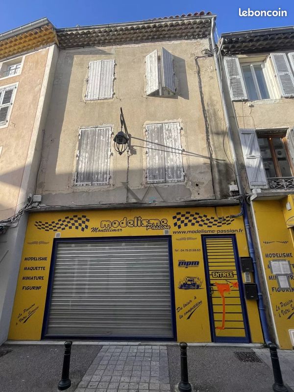 Immeuble 172 m² · à Montélimar · 172 m² · 153 000 €