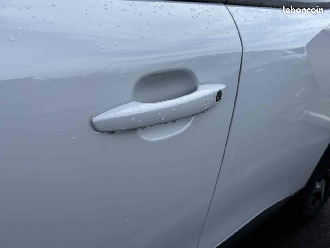 Peugeot 2008 1.2 HYBRID 145CH GT E-DCS6 (image 23)