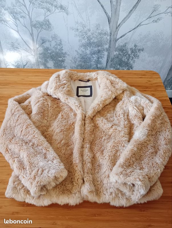 Veste fausse fourrure Abercrombie Fitch Vêtements