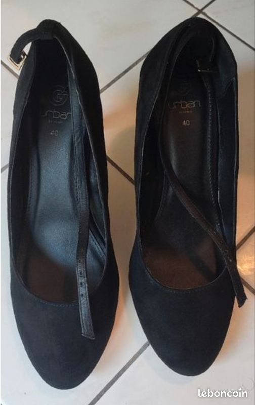 Chaussures à talons marque URBAN. T40 (image 1)