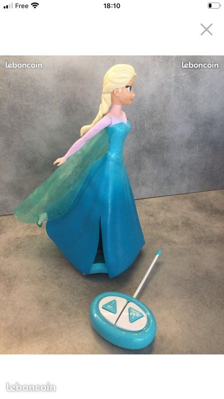 Superbe Reine des Neiges - Elsa patine et chante radiocommandée dans un état neuf (image 2)