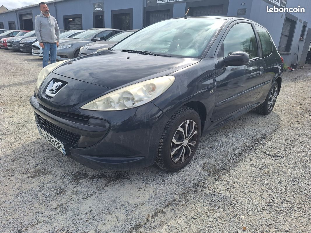 PEUGEOT 206+ 1.1e 60ch Urban (image 1)