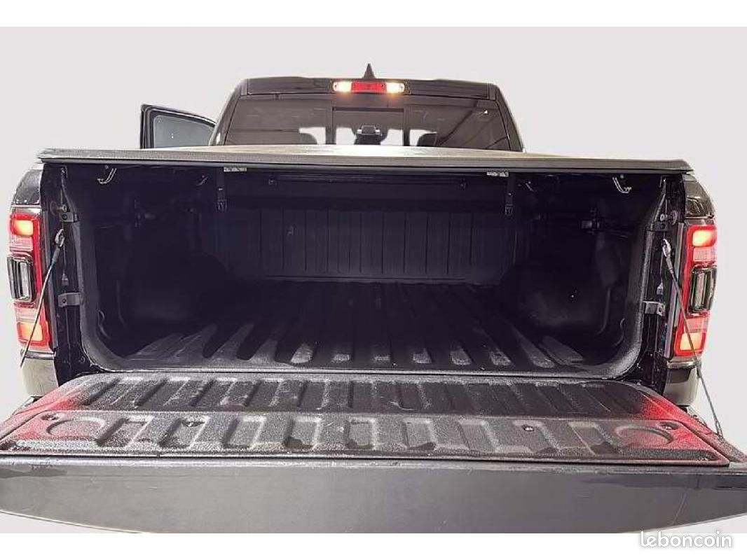 Dodge Ram LARAMIE NIGHT EDITION 77.800 TTC 5.7L V8 2024 (image 9)