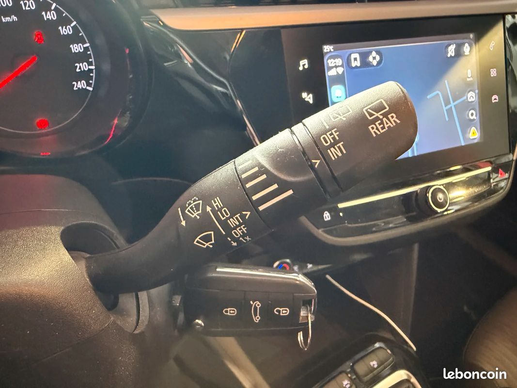 Opel CORSA 1.2 Turbo 100ch Edition - ENTRETIEN A JOUR - BOUGIES CHANGEES - PNEUS AVANTS NEUFS - CARPLAY (image 21)