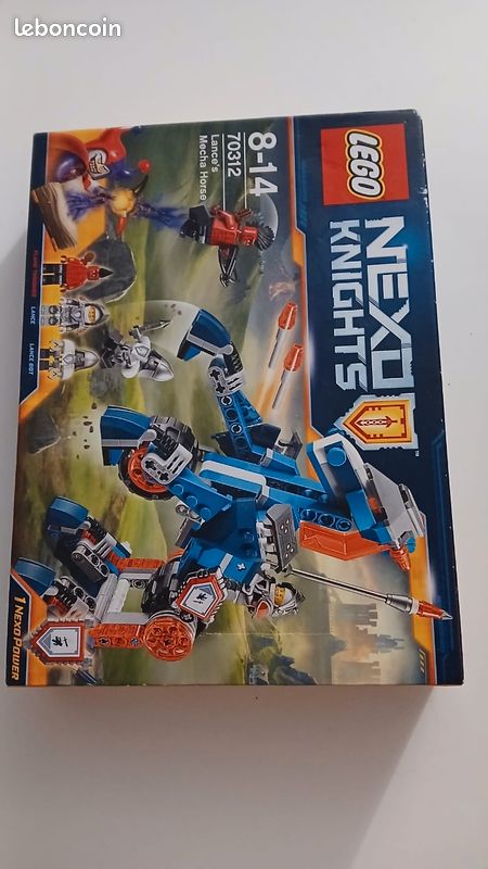 Lego " NEXO KNIGHTS" (image 2)