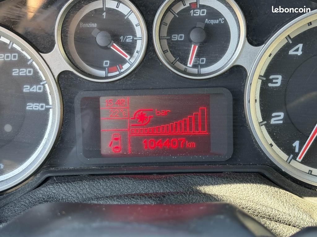ALFA ROMEO MITO 0.9i TwinAir - 105 S&S Super clim + Radar AR (image 29)