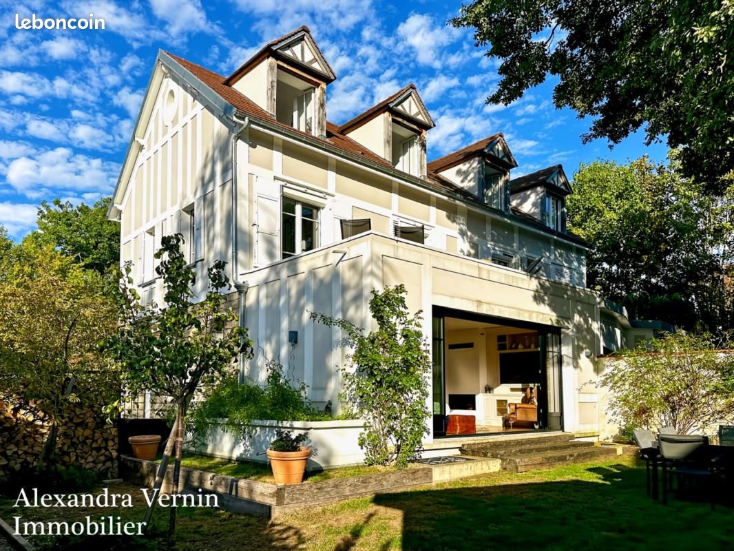 Maison 7 pièces 205 m² · à Saint-Germain-en-Laye · 205 m² · 1 750 000 €