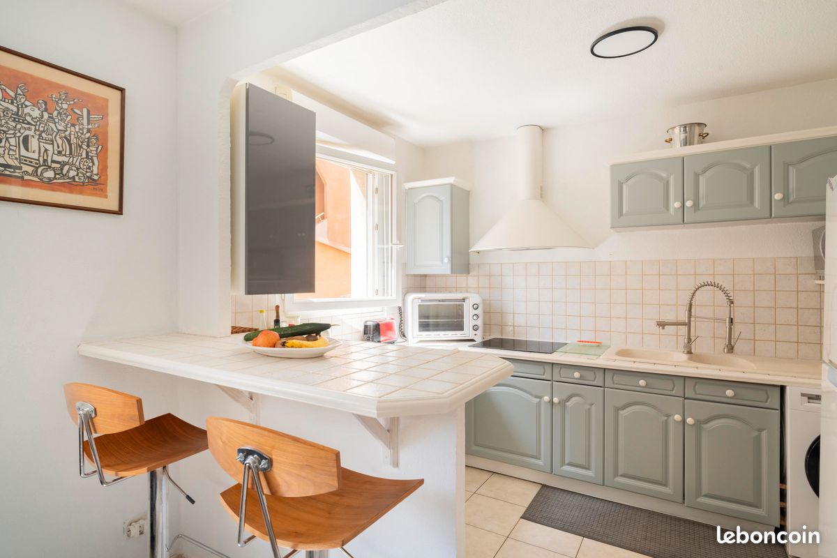 VENTE DIRECTE PROPRIÉTAIRE – 13010 LES TROIS PONTS – T4 LUMINEUX – TERRASSE 12 m² – PARKING PRIVATIF (image 6)