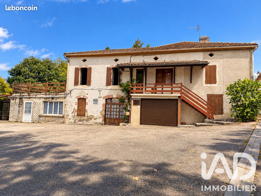 Maison 11 pièces 430 m² · à Poupas · 430 m² · 98 500 €