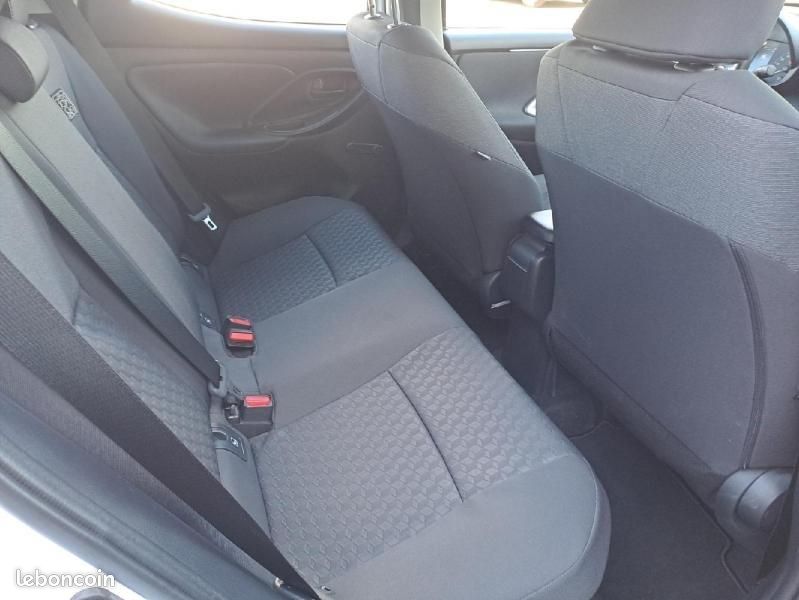 Toyota Yaris 116h Dynamic Business 5p + Programme Beyond Zero Academy MY22 (image 15)