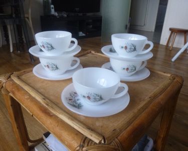 Lot De 5 Tasses Arcopal Vintage Avec Soucoupes - Décor Marguerites, Multicolore, Occasion
