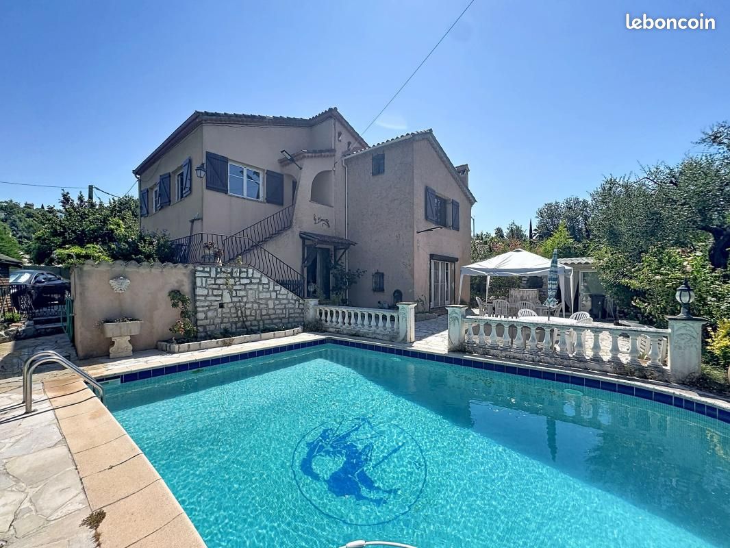 Maison 10 pièces 200 m² · à La Colle-sur-Loup · 200 m² · 1 272 000 €