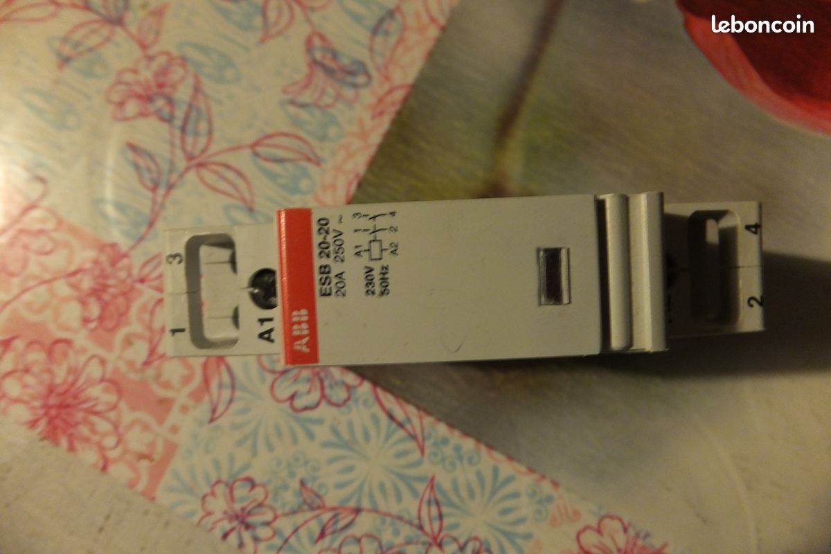 CONTACTEUR ABB ESB -20-20 deux contact ouvert (image 1)