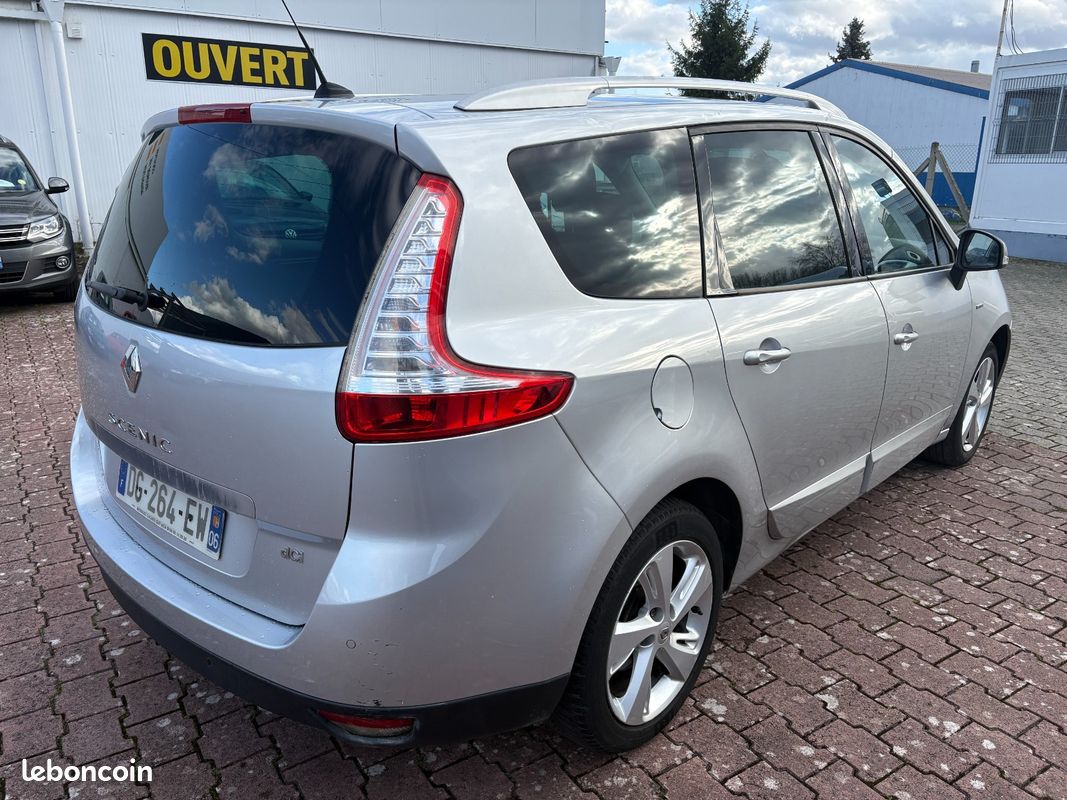 Renault GRAND SCÉNIC III DCi 110 eco2 Limited 7 pl (image 4)
