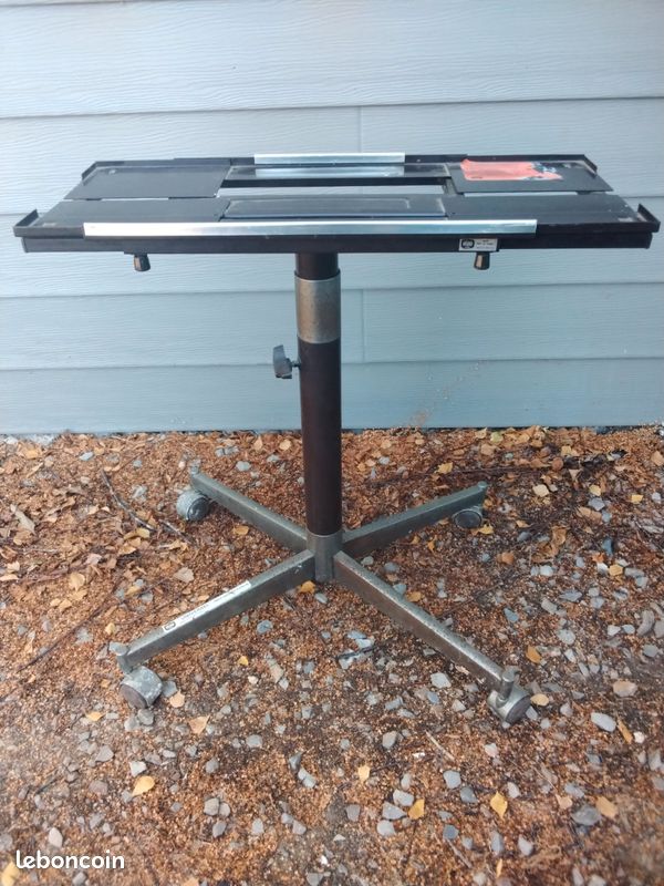 Vend table pour télévision année 70 (image 1)