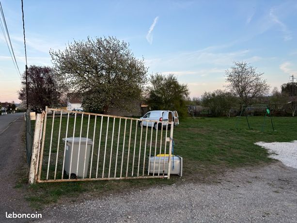 Loue terrain eau électricités