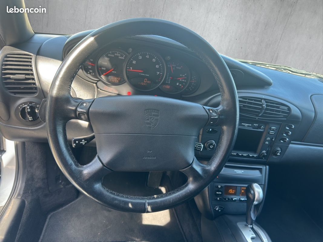 Porsche 911 Carrera 4 Coupe Tiptronic 300 ch (image 10)