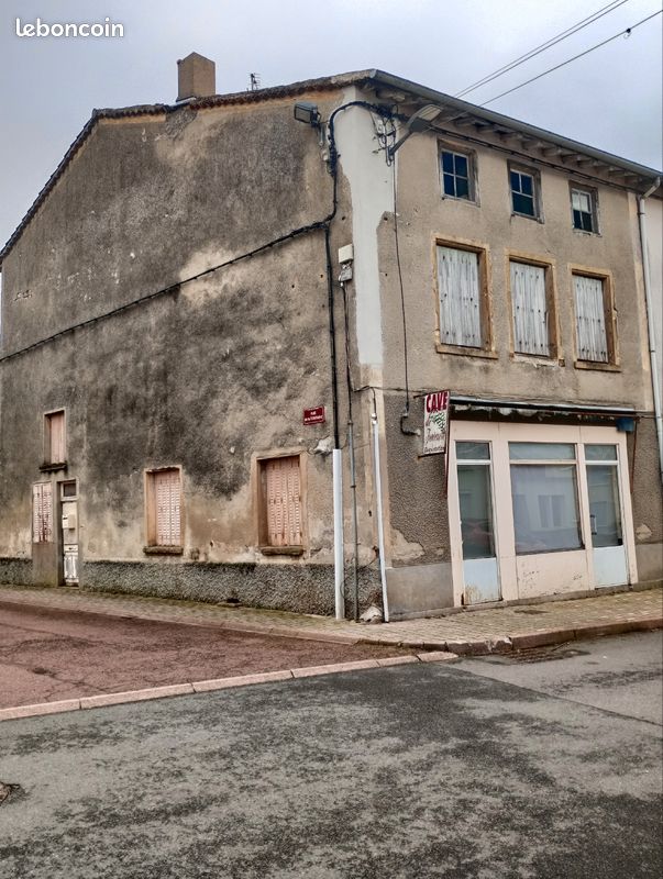 A vendre maison de village avec ancien commerce fort potentiel 35 000 (image 1)