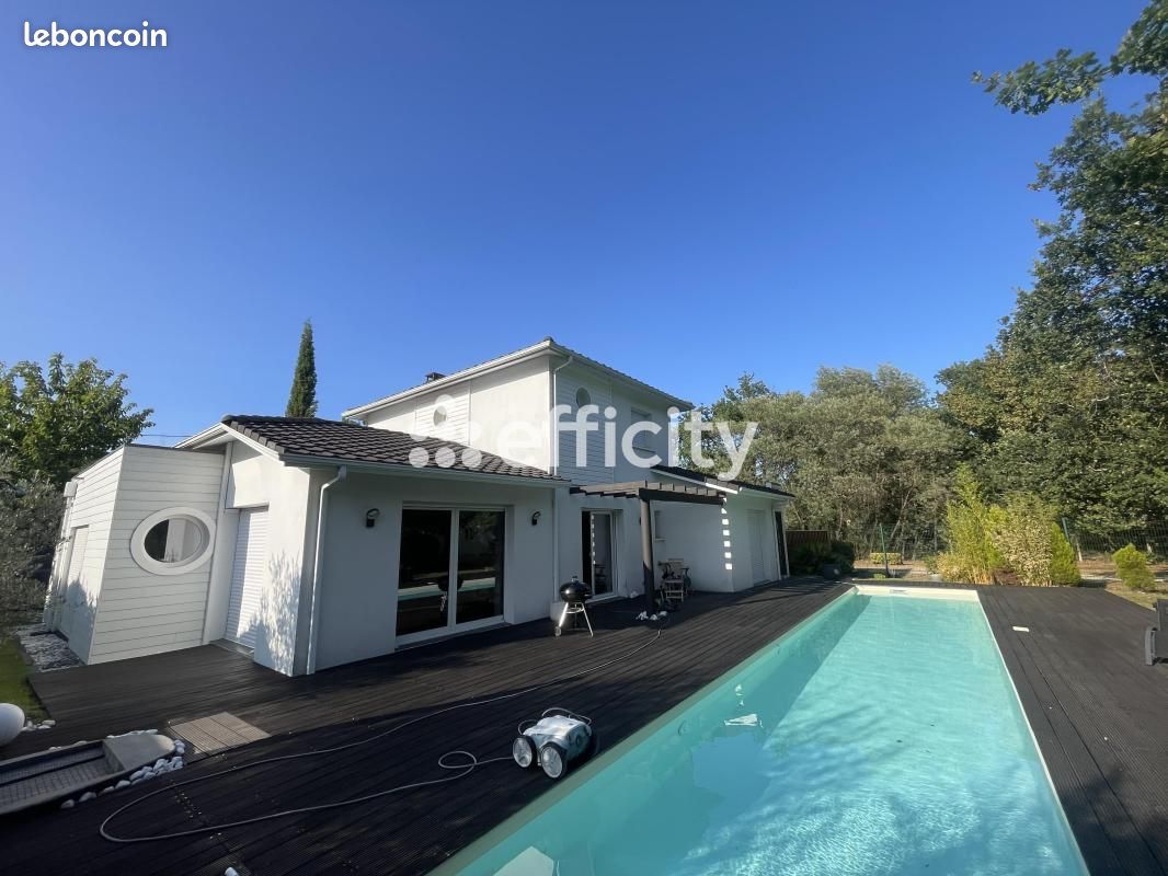 Maison 6 pièces 155 m² · à Le Pian-Médoc · 155 m² · 585 000 €