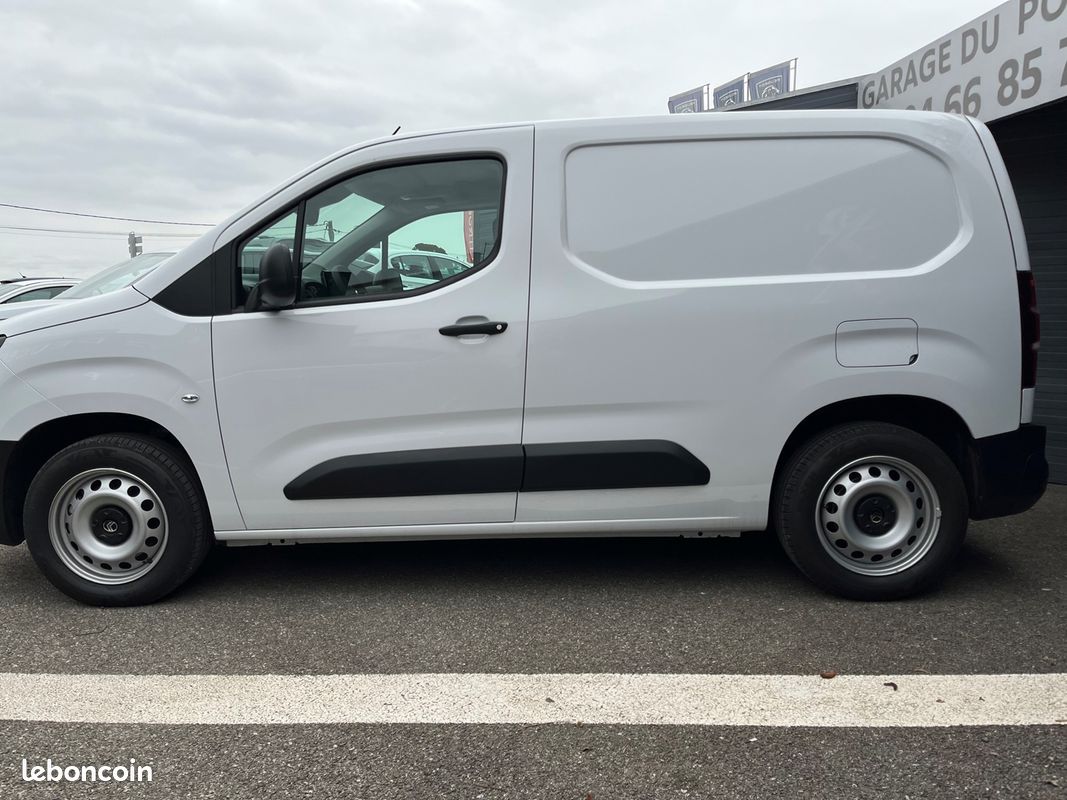 Citroen BERLINGO VAN M 650KG BLUEHDI 130CH S&S EAT8 PACK PREMIUM CONNECT (image 3)