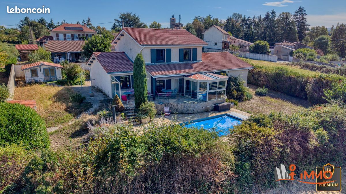 Maison 5 pièces 115 m² · à Saint-Médard-en-Forez · 115 m² · 326 000 €